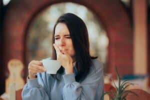 tooth sensitivity while drinking